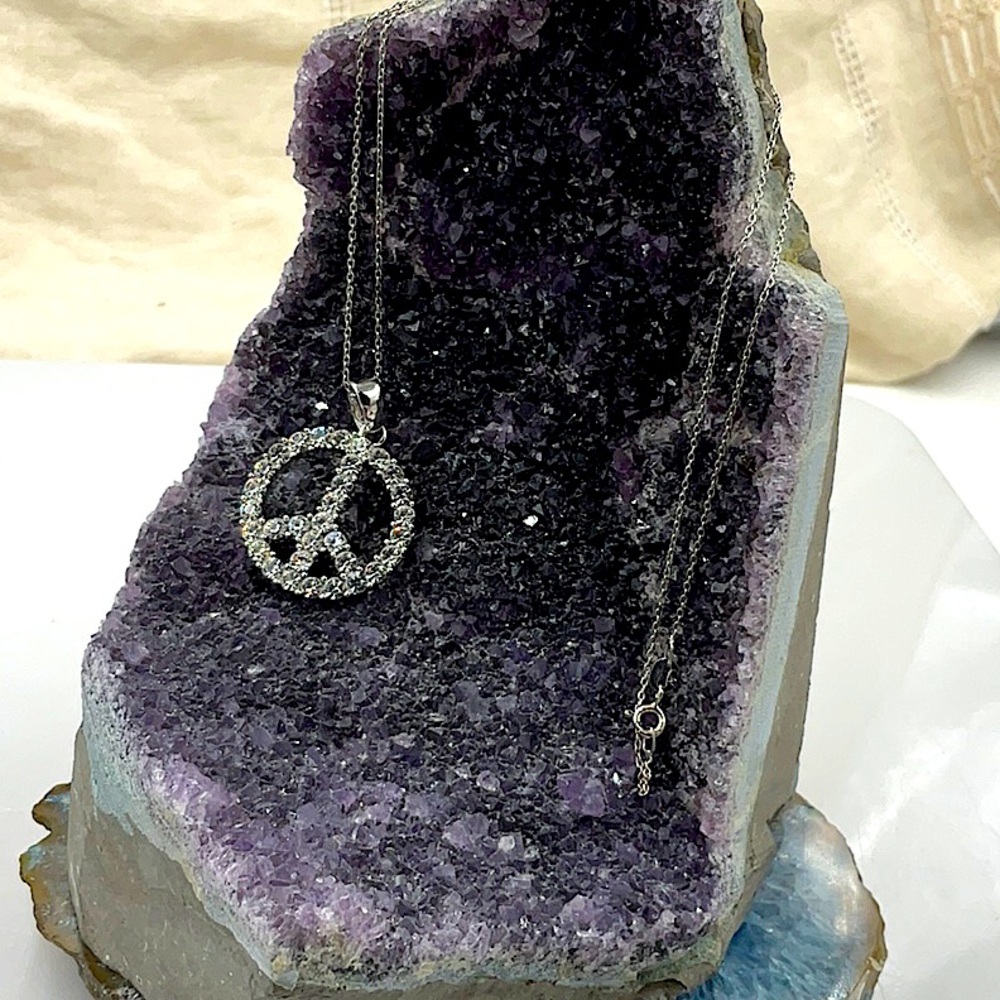 18”SterlingSilver Necklace With SparklingCrystals On SterlingSilver PeacePendant - Picture 3 of 6
